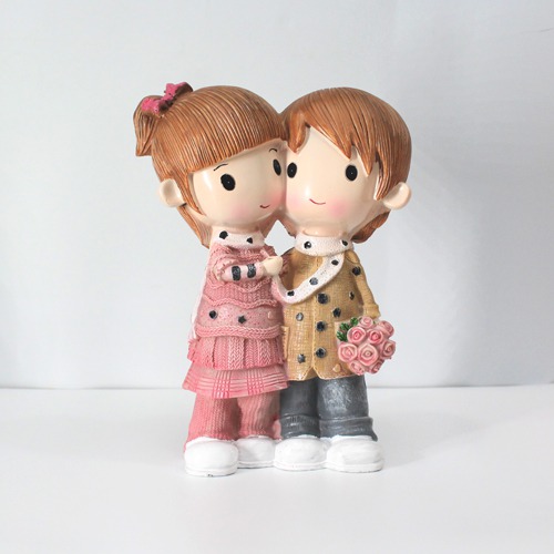 Cute Couple With Piggy Bank Showpiece Dolls